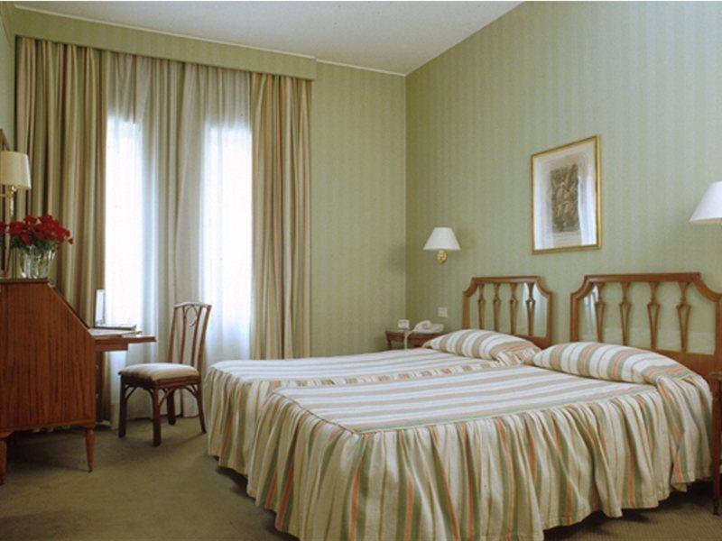 Hotel Commodore Roma Phòng bức ảnh
